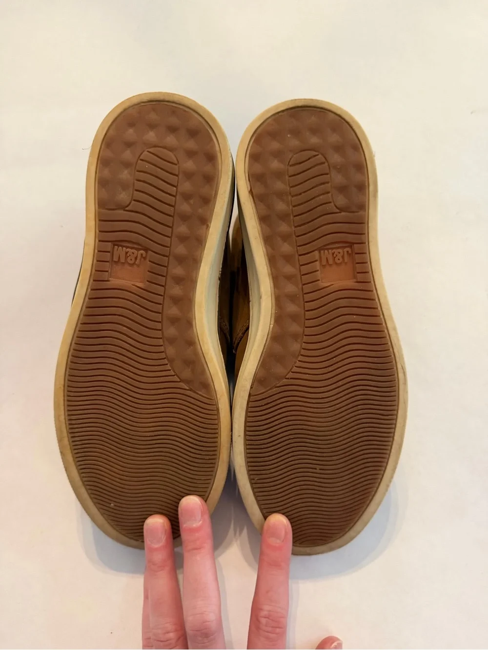 Johnston & Murphy Tan Leather Chukka Boots